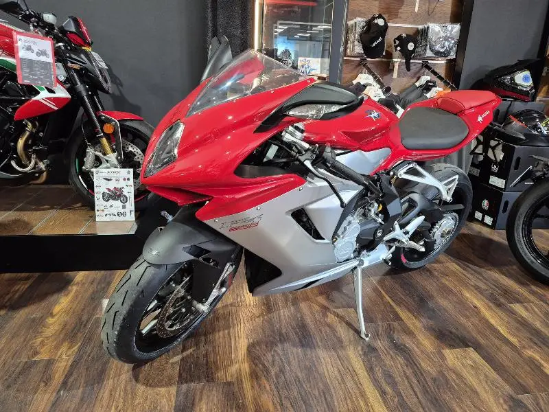 F3 800