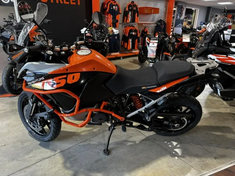 1050 ADVENTURE 2015