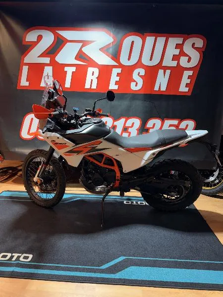 390 ADVENTURE