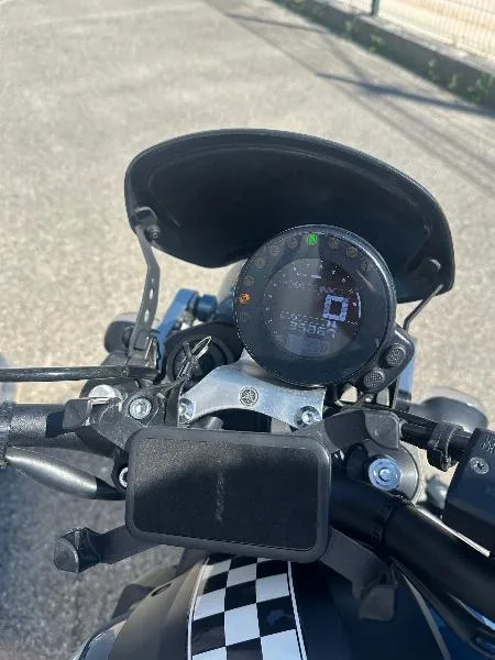 XSR 900