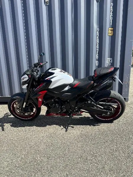 GSXS 750