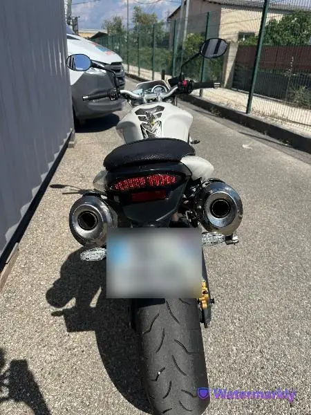STREET TRIPLE 675