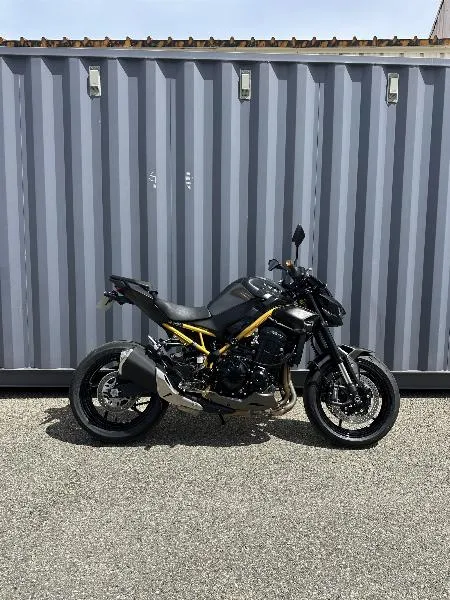 Z 900