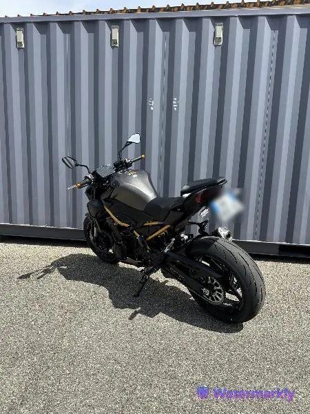 Z 900