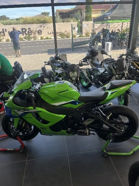 ZX10R