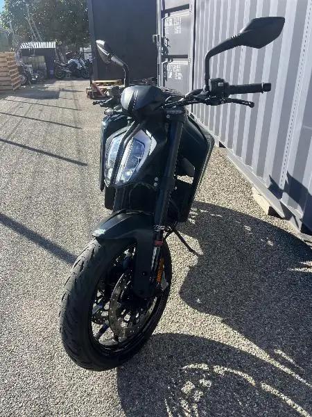890 DUKE L