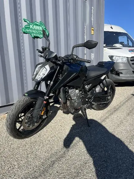 890 DUKE L