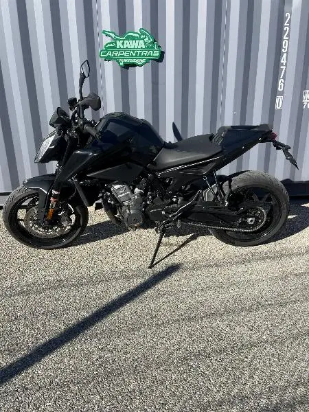 890 DUKE L