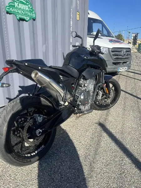 890 DUKE L