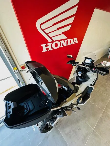XADV 750 DCT