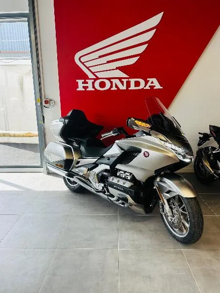 GL 1800 GOLDWING TOURING DCT