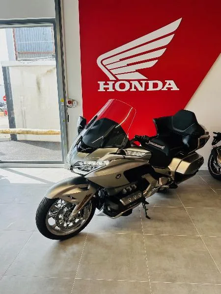 GL 1800 GOLDWING TOURING DCT