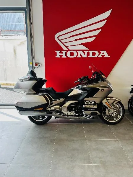 GL 1800 GOLDWING TOURING DCT