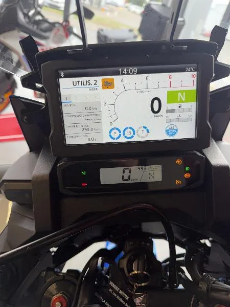 CRF 1100  L AFRICA TWIN
