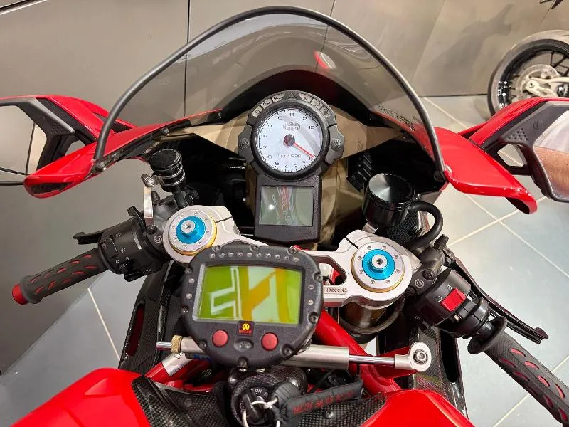 999 R