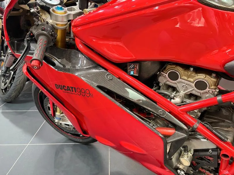 999 R