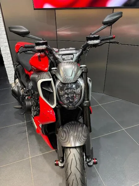 DIAVEL V4