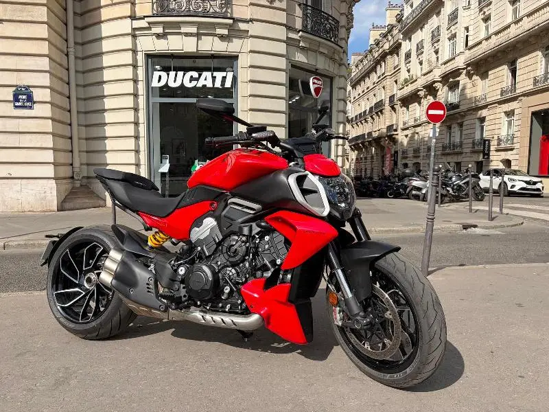 DIAVEL V4