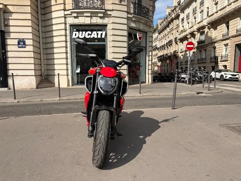 DIAVEL V4
