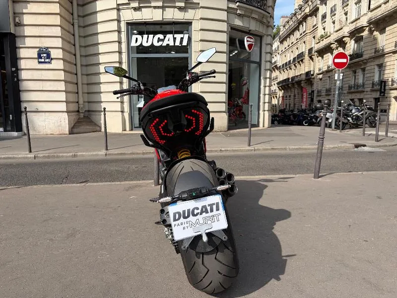 DIAVEL V4