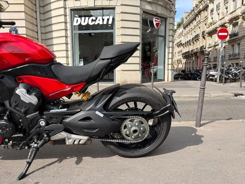 DIAVEL V4