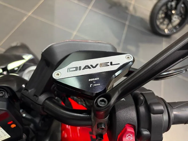 DIAVEL V4
