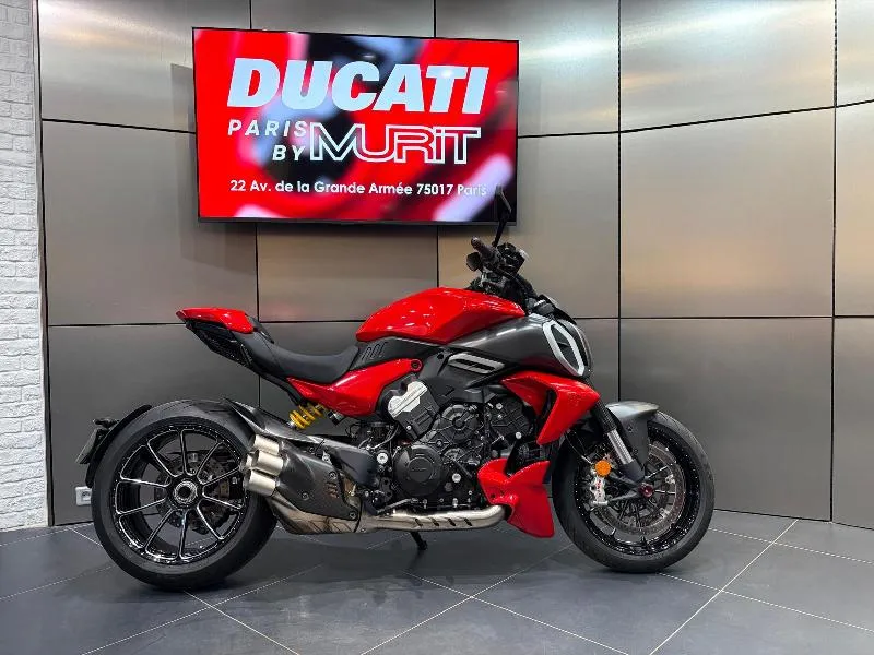 DIAVEL V4