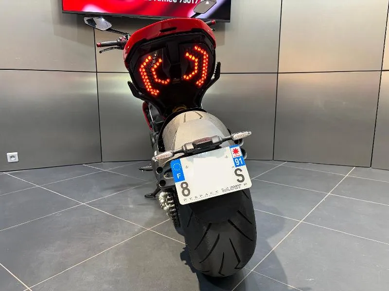 DIAVEL V4