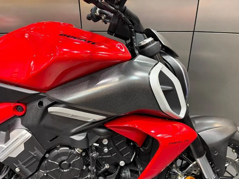 DIAVEL V4