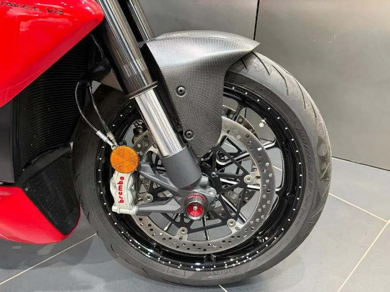 DIAVEL V4