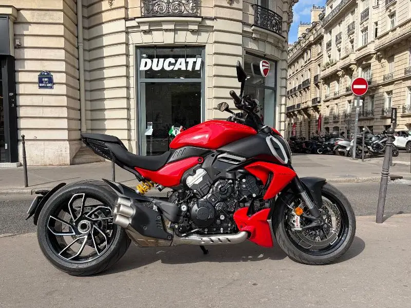 DIAVEL V4