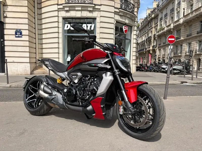 DIAVEL DARK
