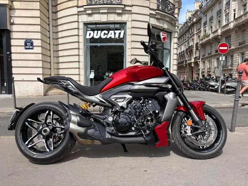 DIAVEL DARK
