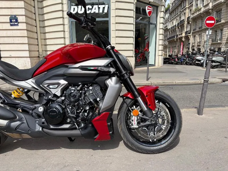 DIAVEL DARK
