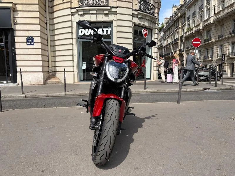 DIAVEL DARK