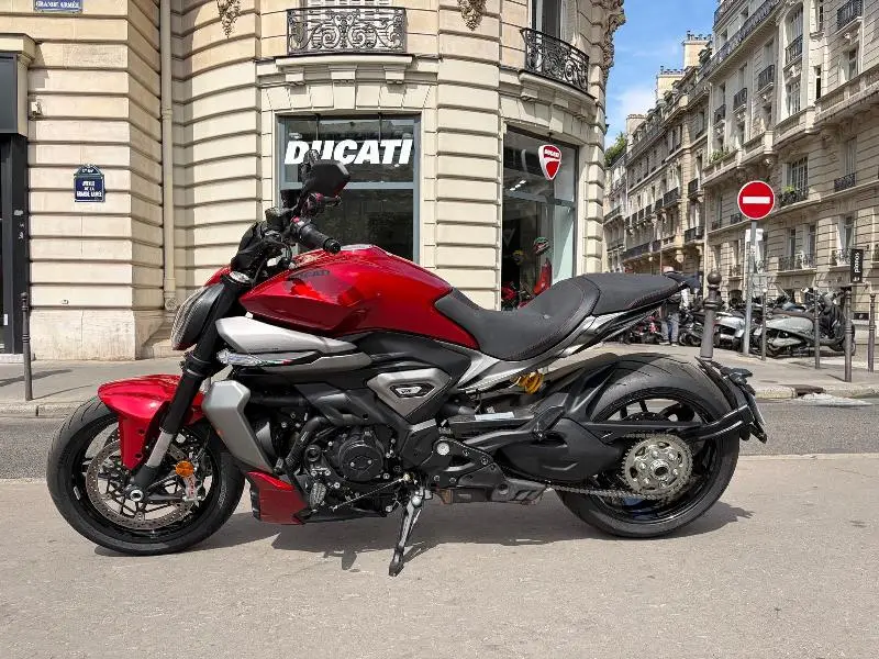 DIAVEL DARK