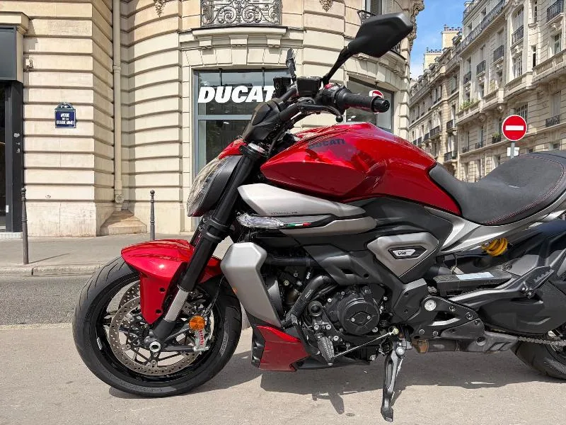 DIAVEL DARK