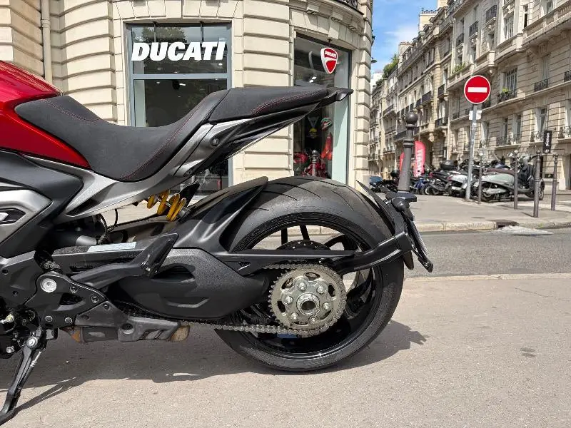 DIAVEL DARK