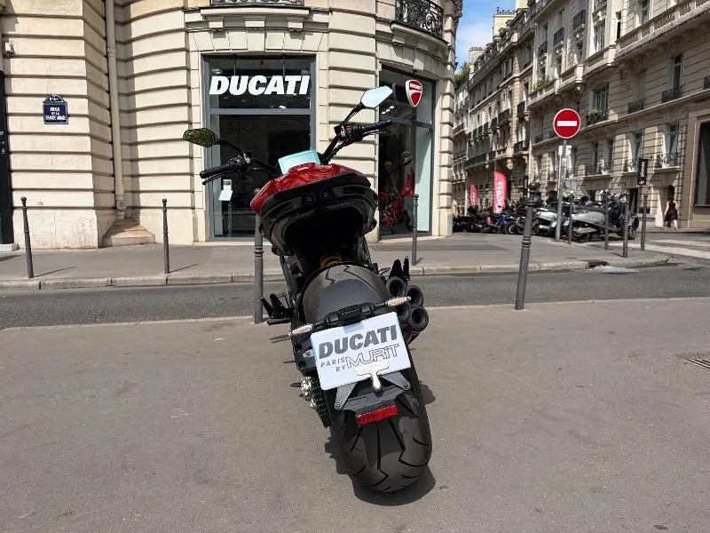 DIAVEL DARK