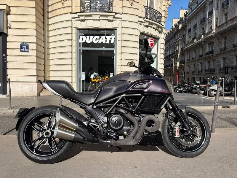 DIAVEL CARBON