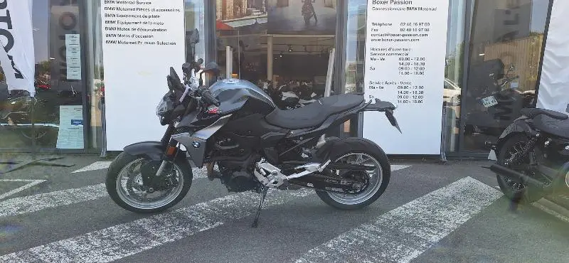 F 900 R
