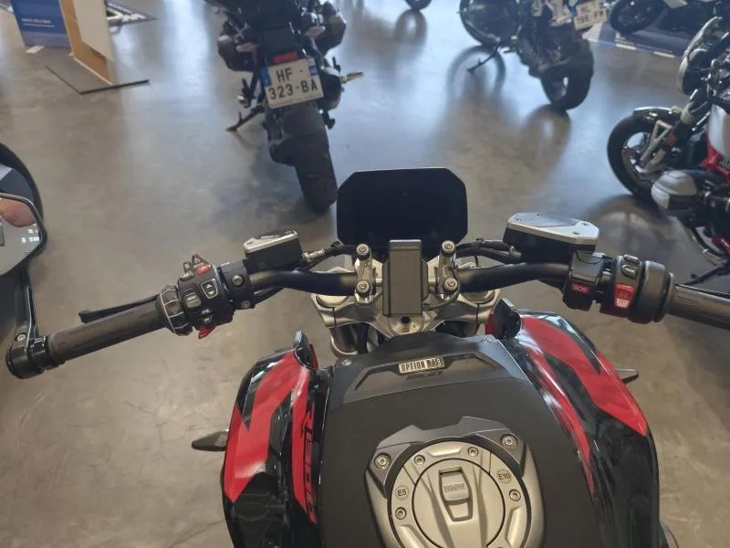 R 1300 R
