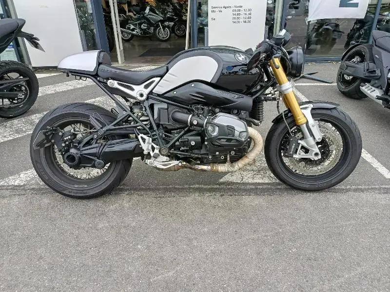 R NineT