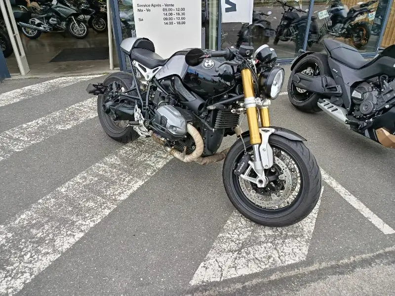 R NineT