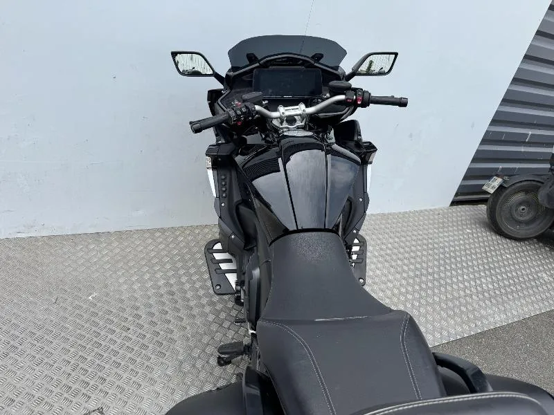 K 1600 B