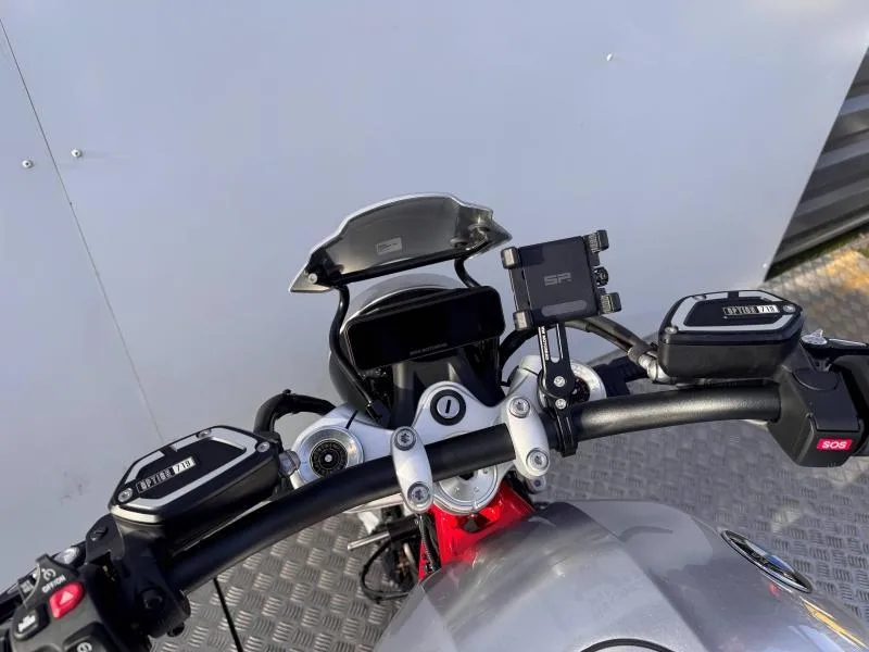 R 12 NineT