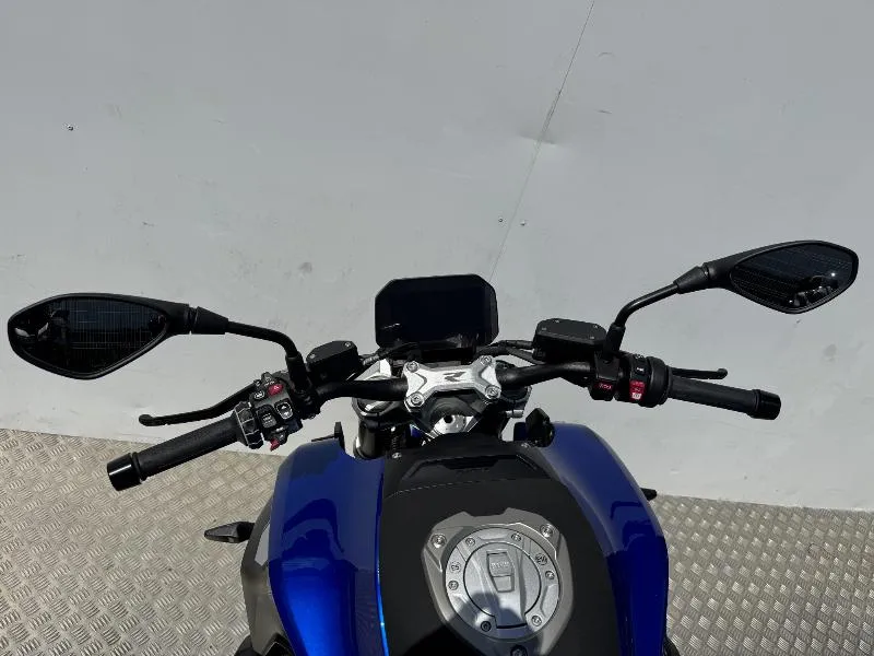 R 1300 R
