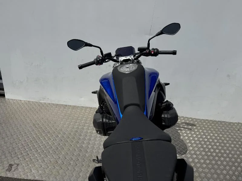 R 1300 R