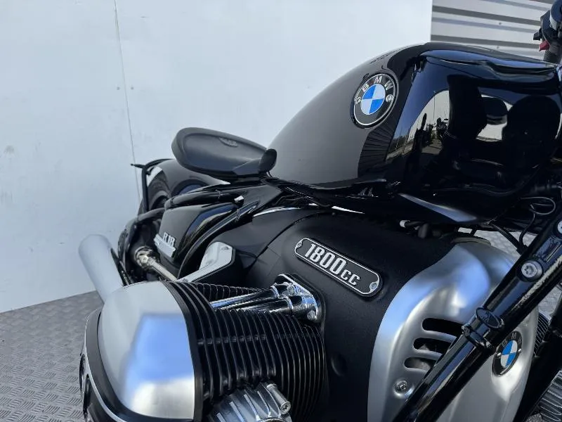 R 18 Custom