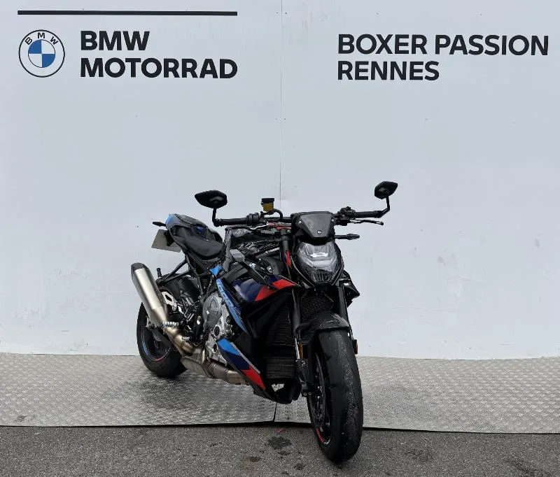 M 1000R